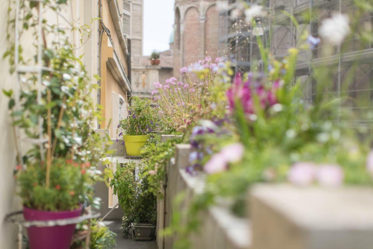 Il Balcone Dell'Angiol D 'Or Apartment Parma Bagian luar foto