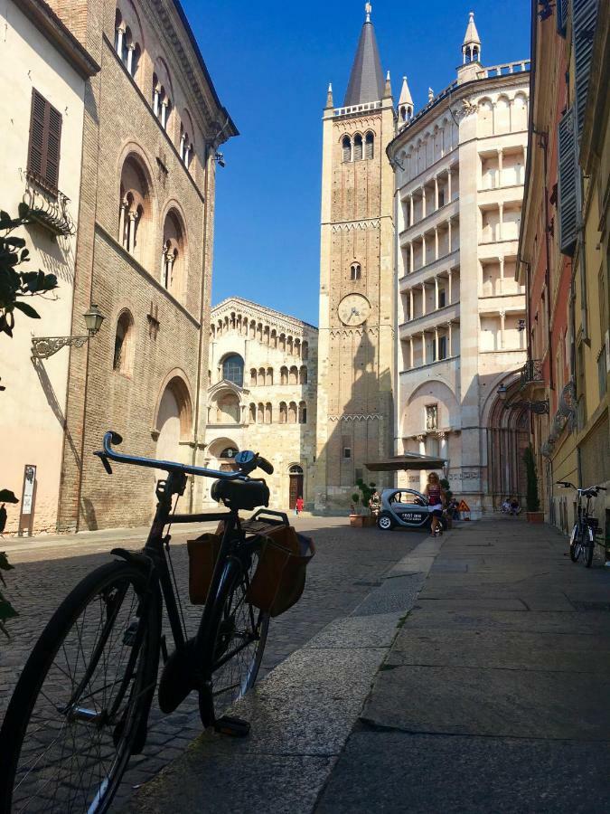 Il Balcone Dell'Angiol D 'Or Apartment Parma Bagian luar foto